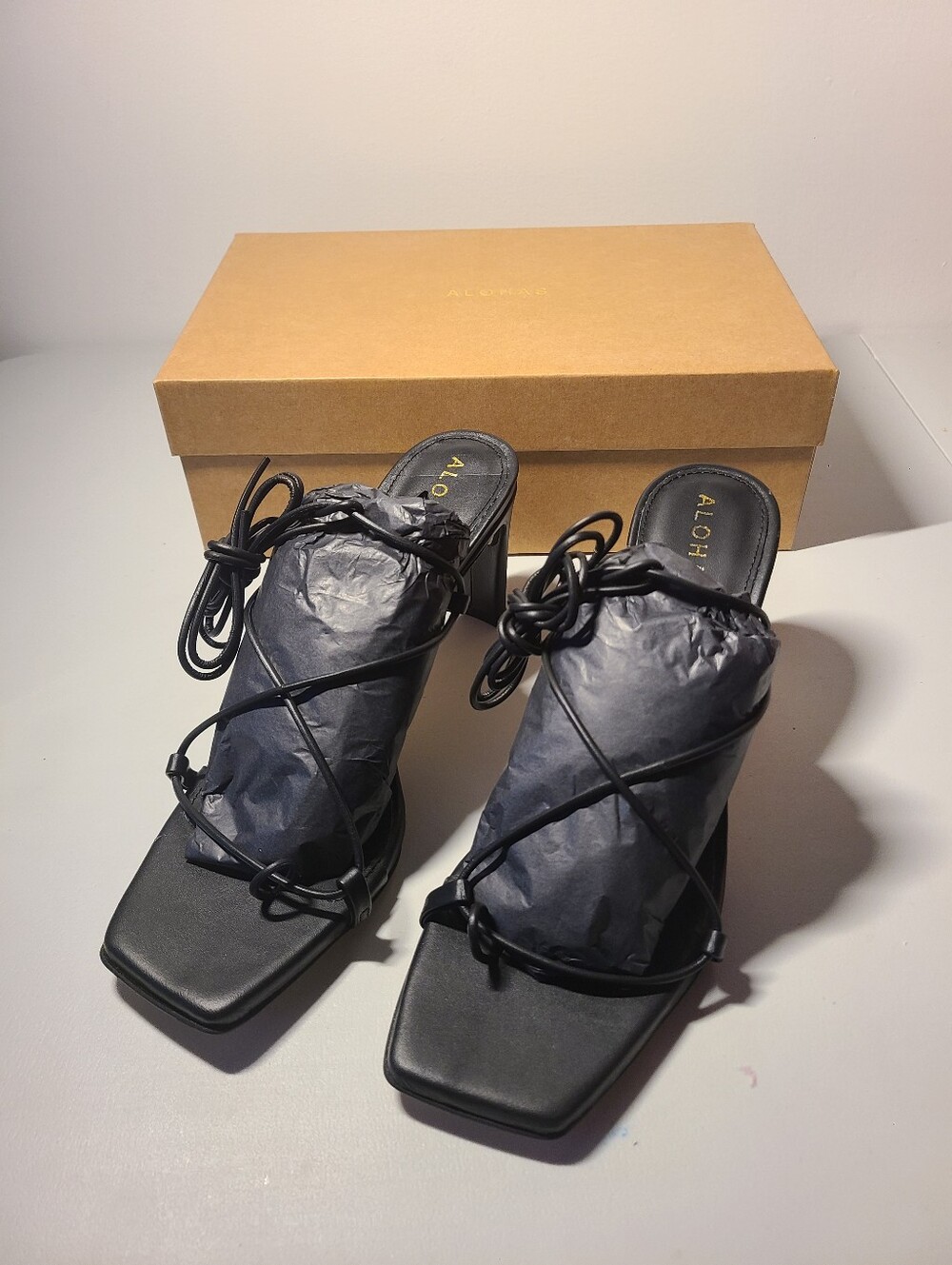 ALOHAS Bellini Black Heels Womens Size 8.5 (39)